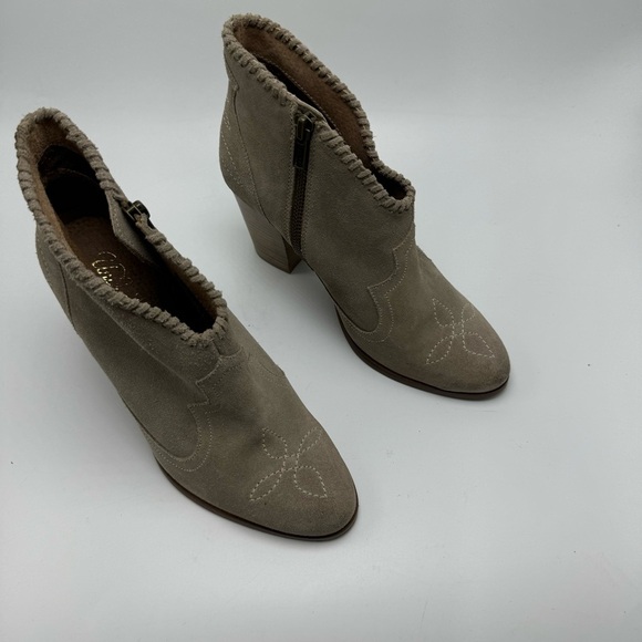 Ariat Unbridled EVA Gray Suede Leather Heeled Boot Bootie Size 6 Style 10027435 - Picture 2 of 11